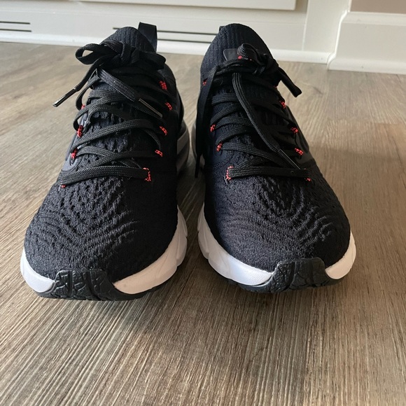 New in box UA HOVR Phantom 2 running shoes - Picture 9 of 14